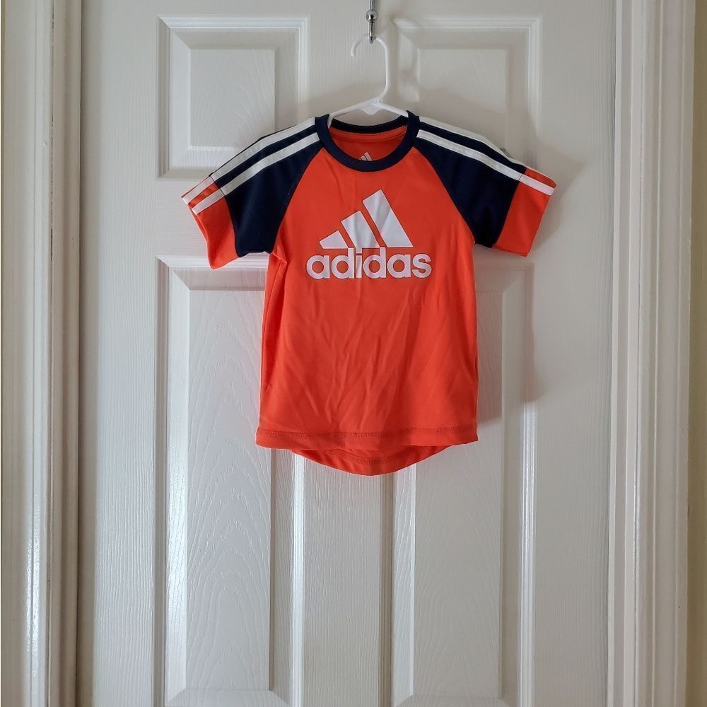 🇺🇸Adidas Top Size 2T - Picture 2 of 5